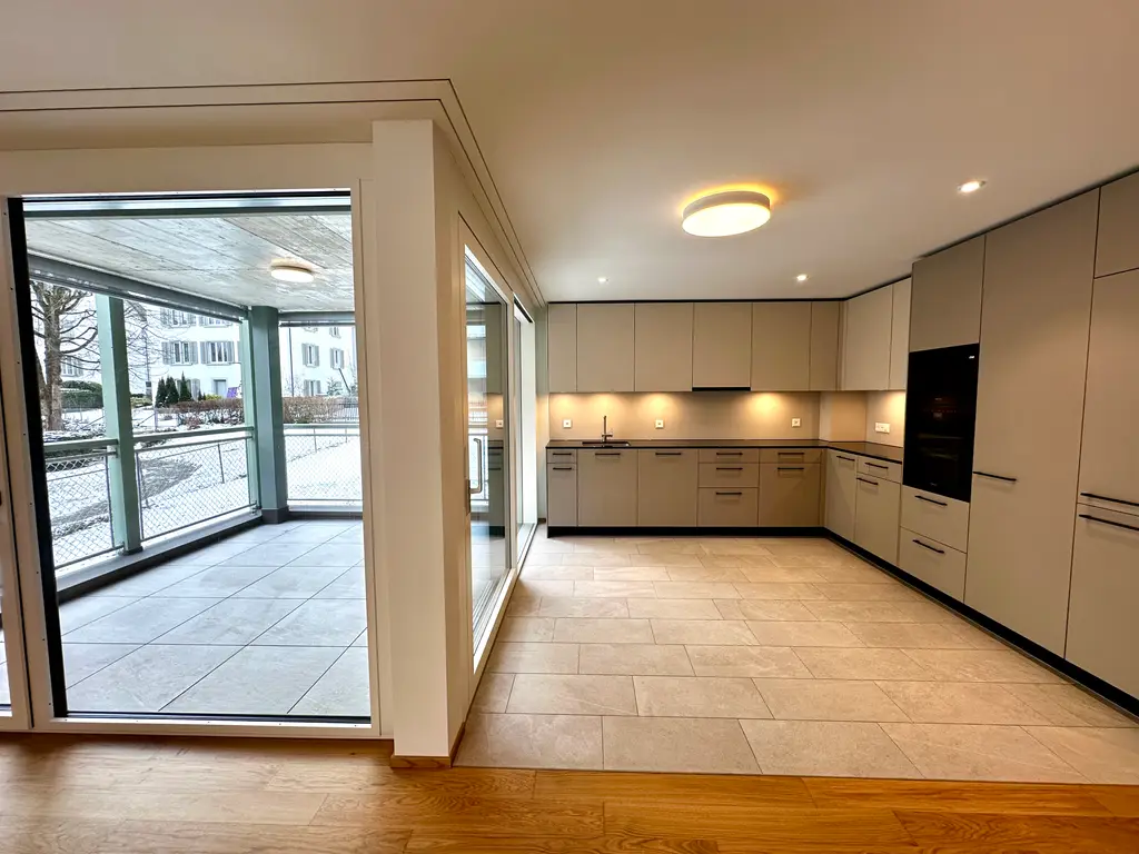 Erstbezug ! Exklusive 3.5-Zimmer-Wohnung mit zwei Balkonen in Thalwil