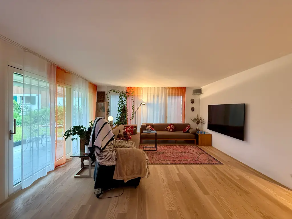 GROSSER GARTEN &#8211; HOCHWERTIGE QUALITÄT &#8211; INKL. STUDIO!