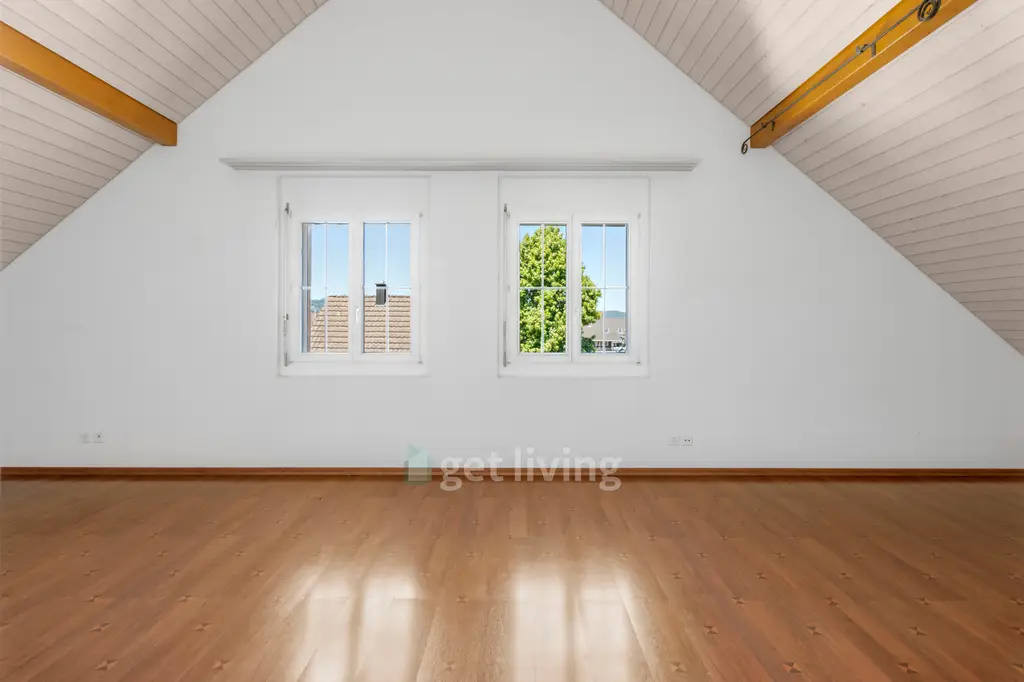 FREISTEHENDES EINFAMILIENHAUS MIT POOL (STEUERFUSS 90 %)&#8211;SINGLE-FAMILY HOUSE WITH POOL (TAX RATE 90%)