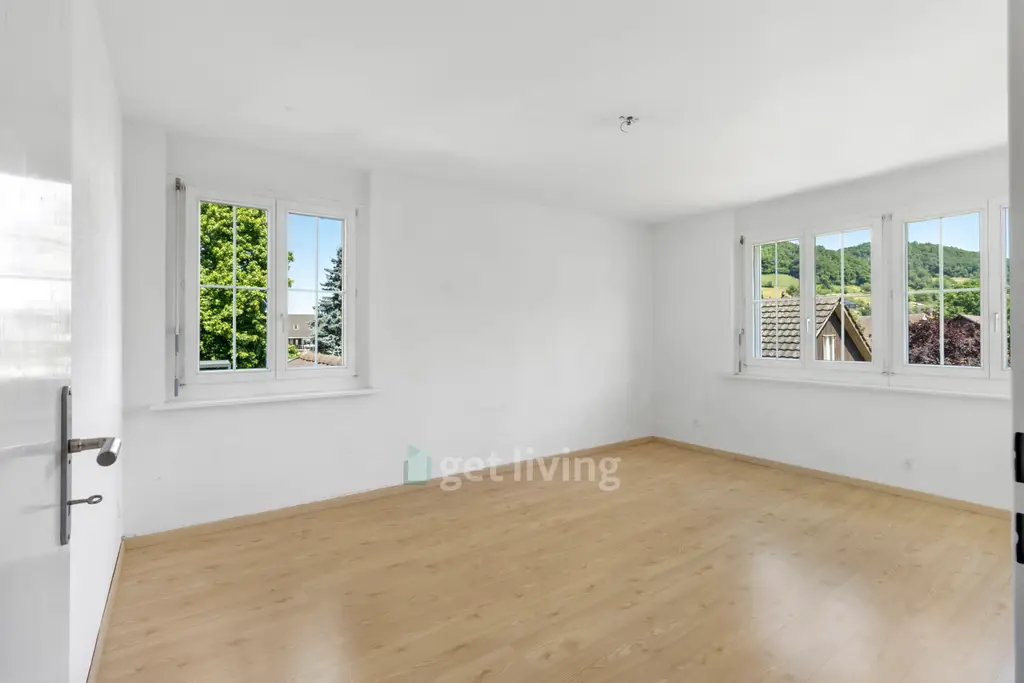 FREISTEHENDES EINFAMILIENHAUS MIT POOL (STEUERFUSS 90 %)&#8211;SINGLE-FAMILY HOUSE WITH POOL (TAX RATE 90%)