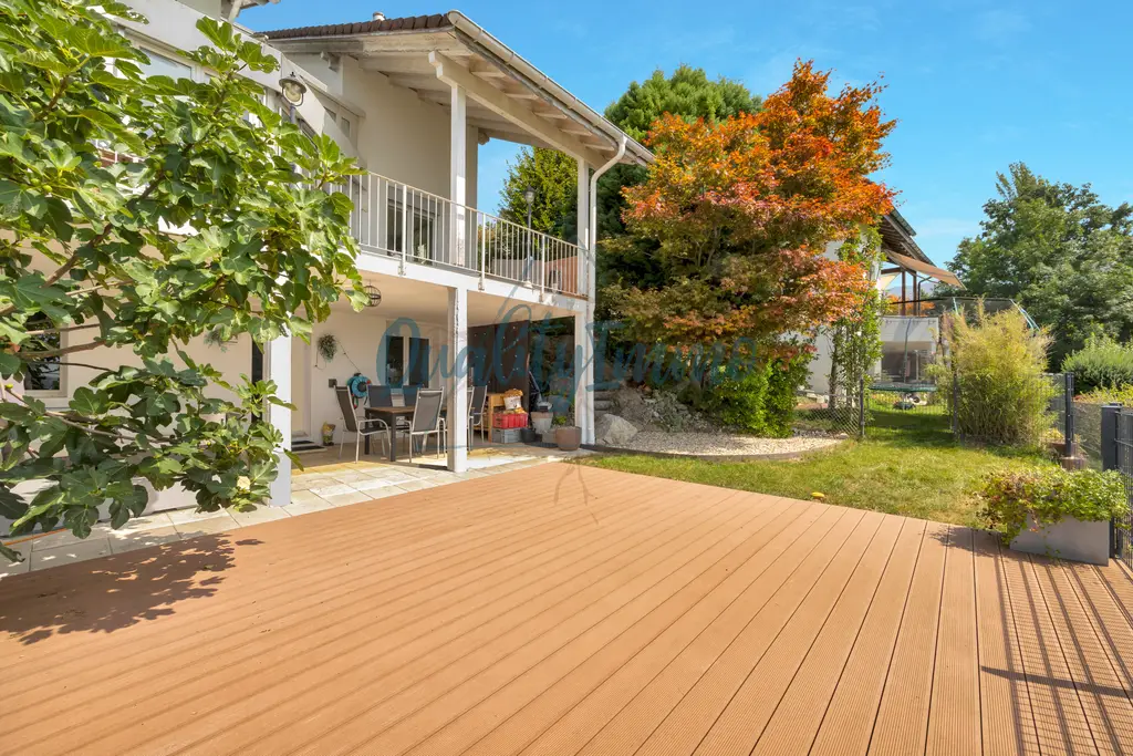Stilvolles 5.5-Zimmer-Doppel-Einfamilienhaus mit atemberaubender Aussicht und traumhaften Terrassen in Kaltbrunn