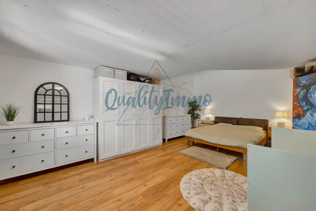 Stilvolles 5.5-Zimmer-Doppel-Einfamilienhaus mit atemberaubender Aussicht und traumhaften Terrassen in Kaltbrunn