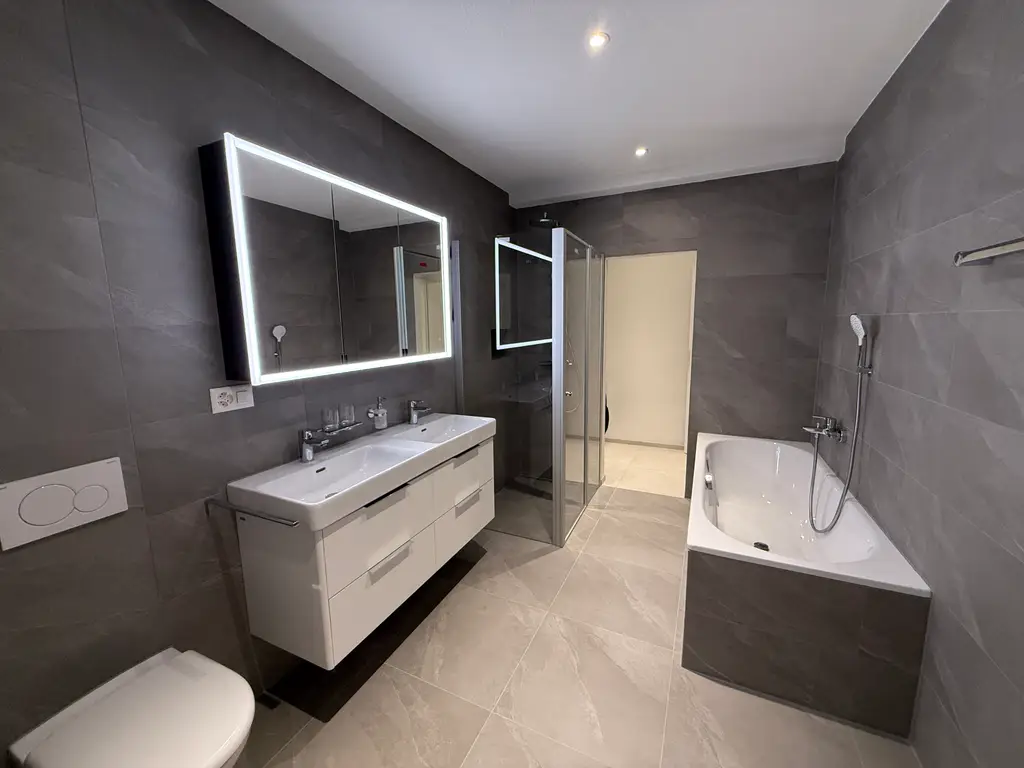 Neubau-Erstbezug &#8211; mit grossem Garten &#8211; Innenausbau selber bestimmen!