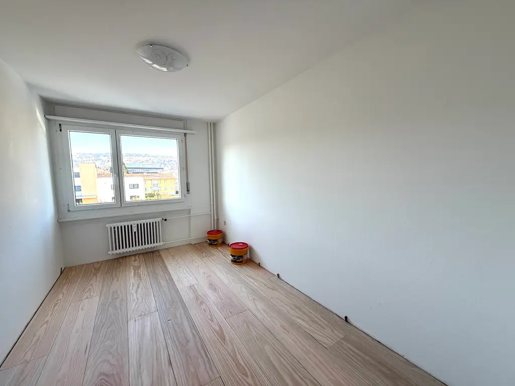 FRISCH RENOVIERT – AUSSICHT – 9 GEHMINUTEN ZUM BAHNHOF!