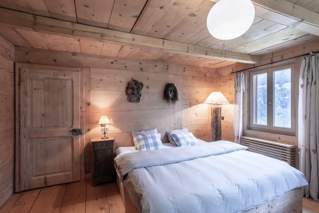 Chalet de 16 pièces : joyau au pied des Dents du Midi !