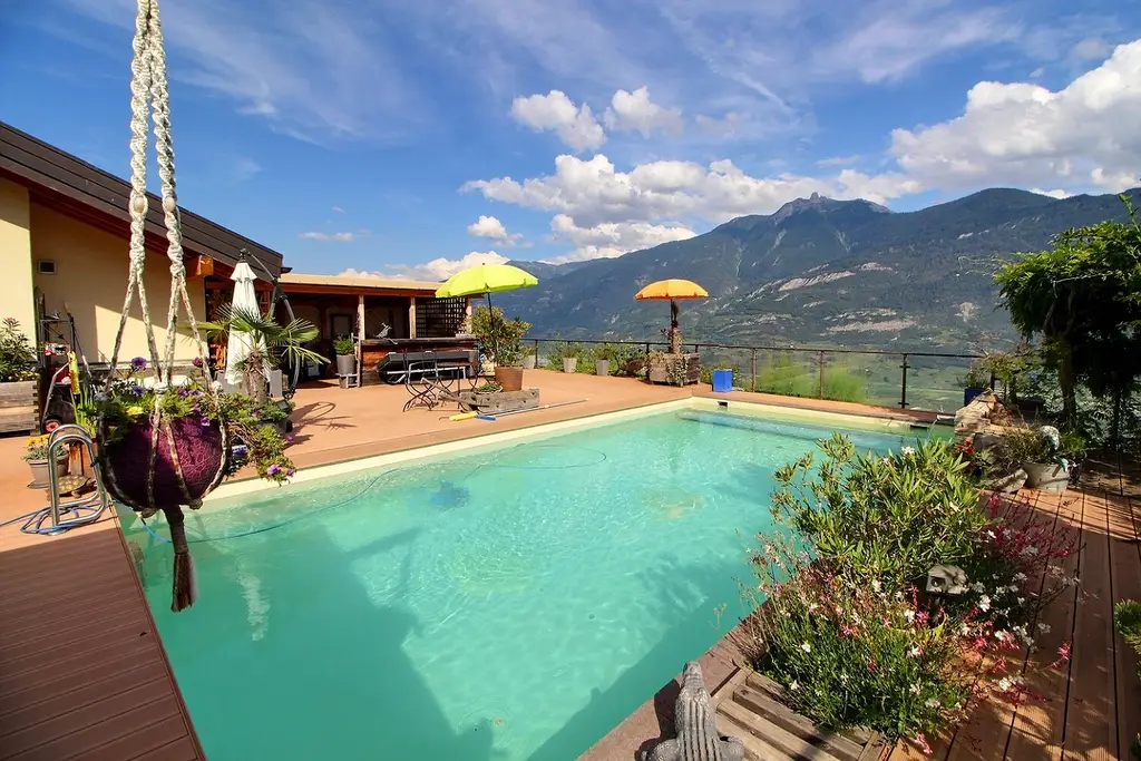 Magnifique maison avec panorama exceptionnel sur les montagnes