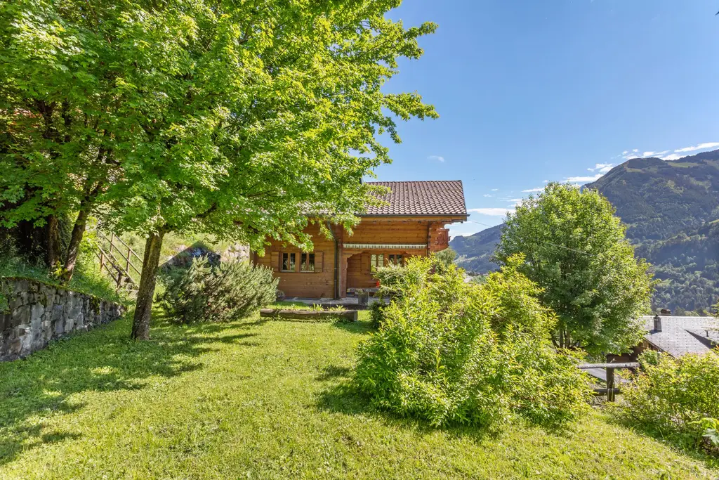 Charmant chalet de 9 pièces au cœur du village à Champéry !