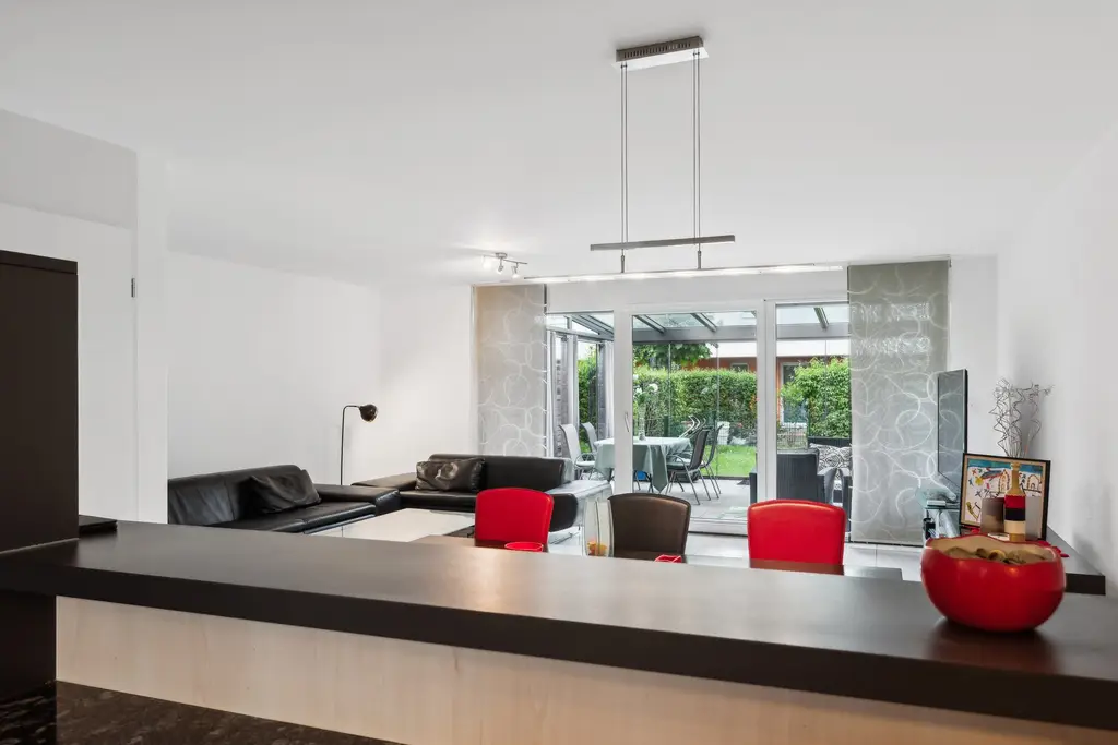 Magnifique duplex de 5,5 p avec véranda et jardin, comme dans votre maison