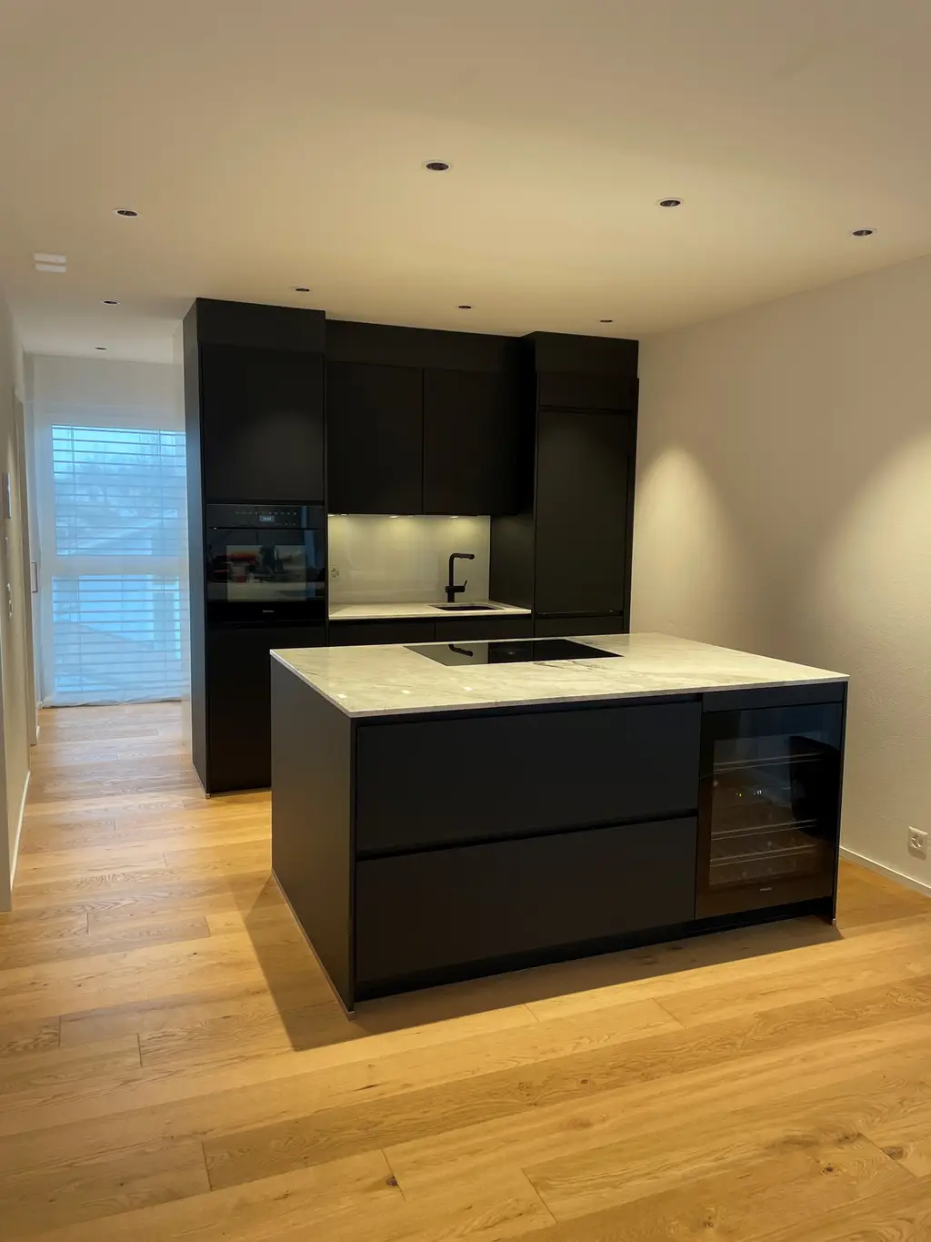 Exklusive neuwertige Wohnung mit Loggia