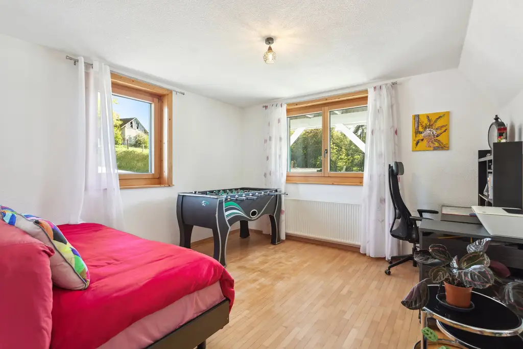 Superbe appartement de 5 p, de plain-pied, avec terrasse et jardin privés, à vendre