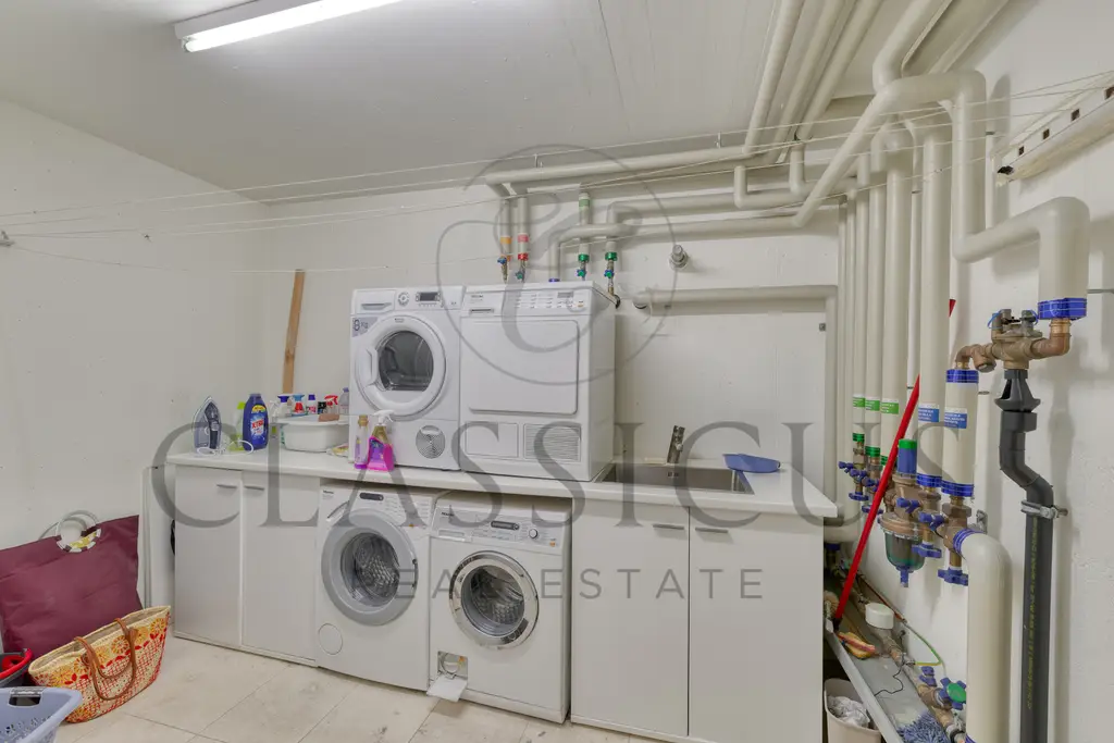 Villa contemporaine de prestige avec piscine