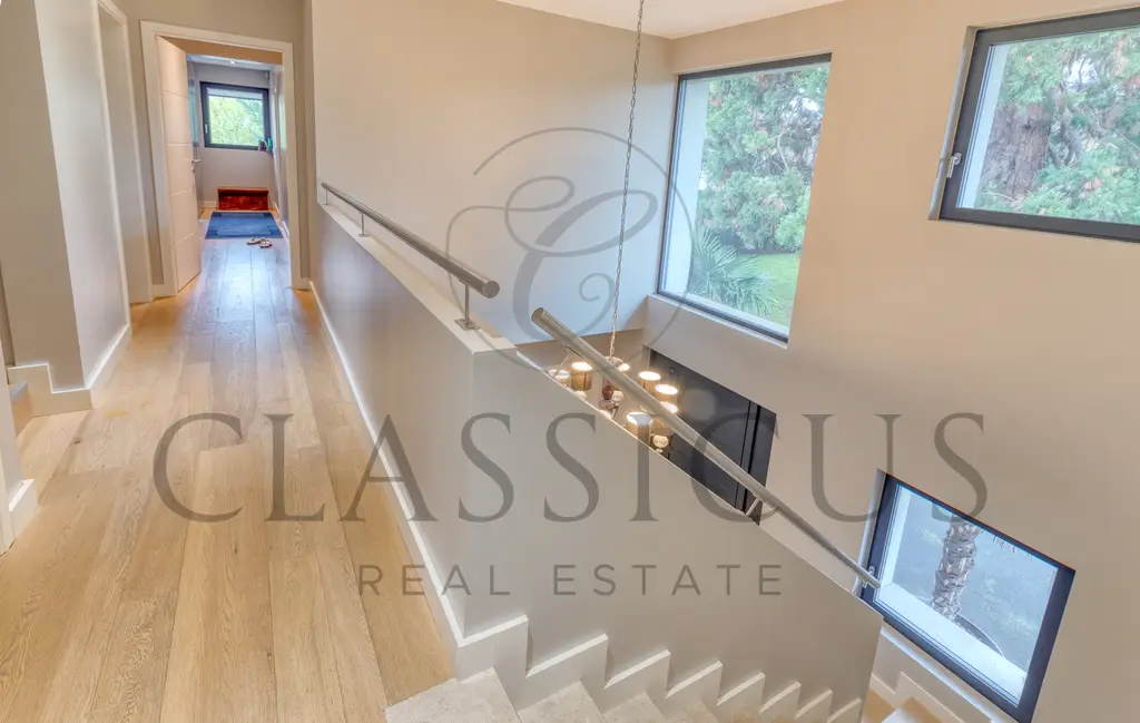 Villa contemporaine de prestige avec piscine