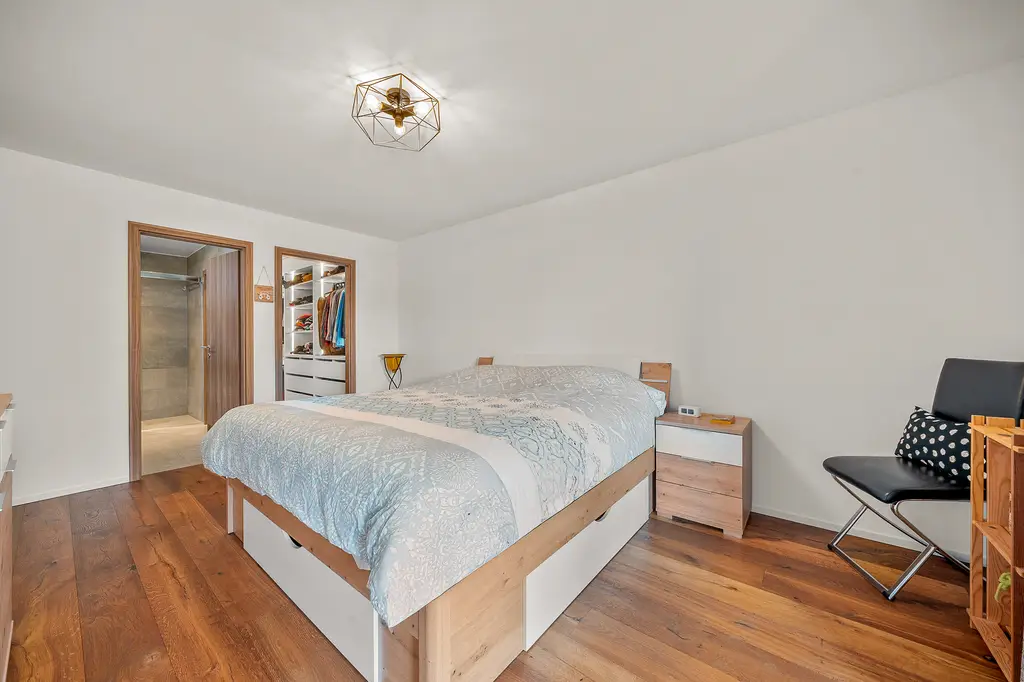 Appartement contemporain avec jardin privatif