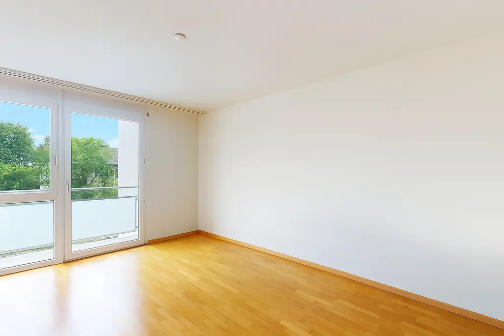 Helle und moderne 4.5-Zimmer-Hochparterrewohnung nahe Aarau