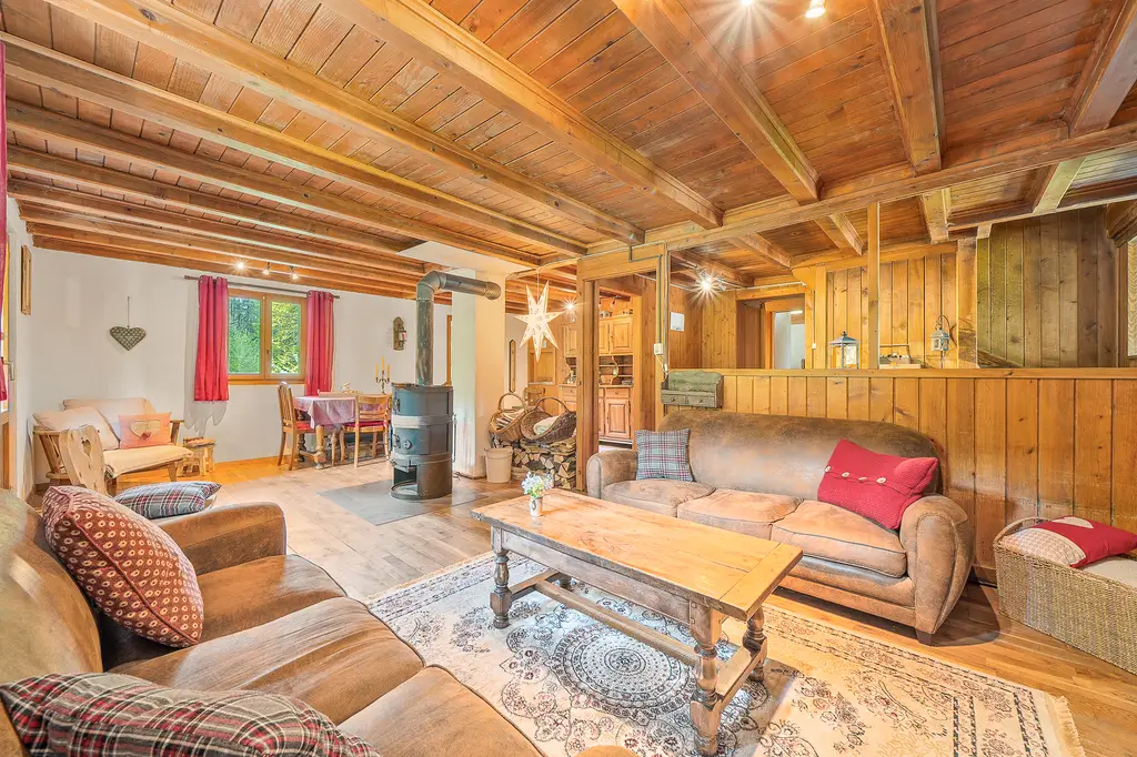 Charmant Chalet à vendre aux Paccots (FR)