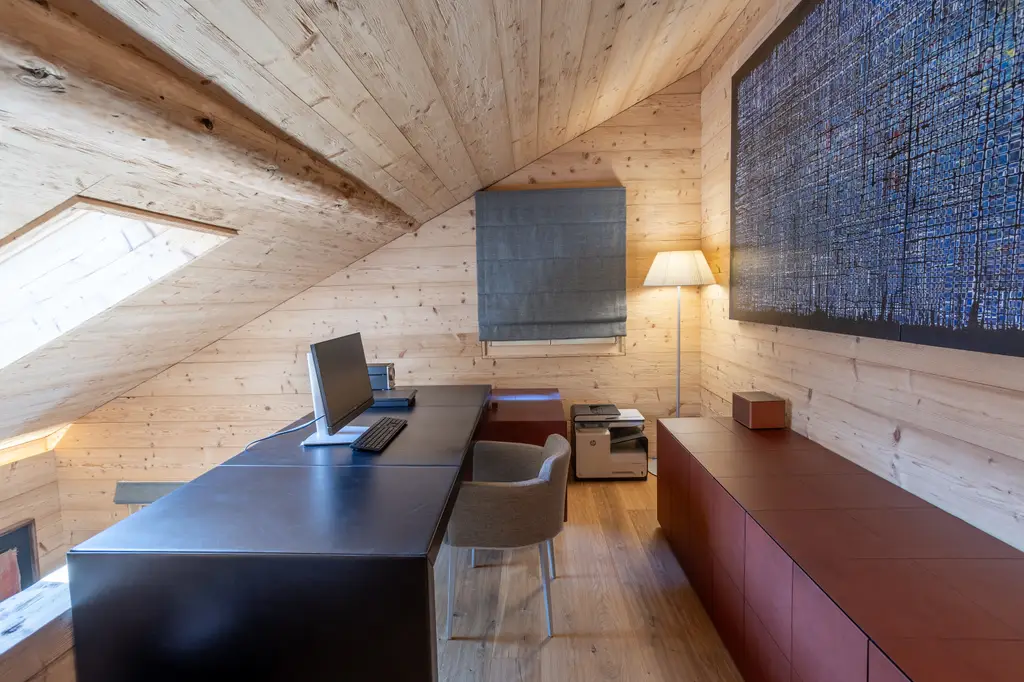 Chalet de 16 pièces : joyau au pied des Dents du Midi !