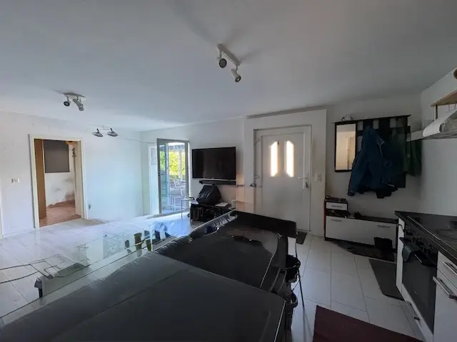 Deux logements sous le même toit – 6 pièces en duplex + 3 pièces – Terrasses, couvert à voitures –
