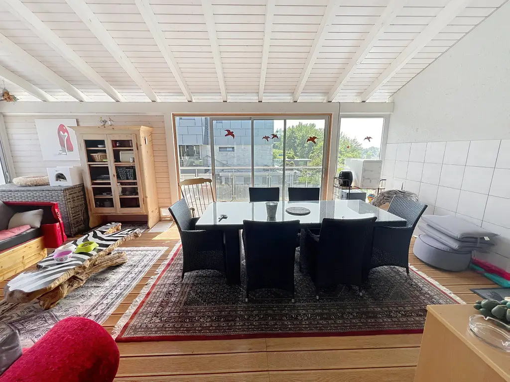 Avec grand jardin, piscine et Vue imprenable sur le Lac