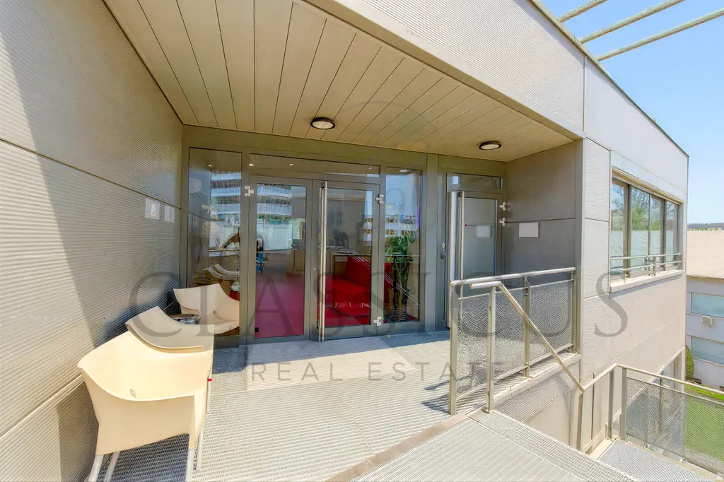Grande surface de bureaux au 2ème étage – 263 m² – Genève Plainpalais