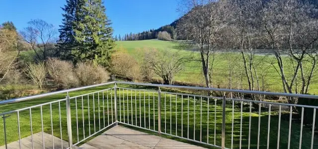 Villa mitoyenne située dans un agréable quartier prisé de Fleurier