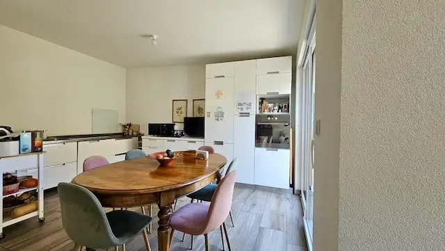 Villa mitoyenne située dans un agréable quartier prisé de Fleurier