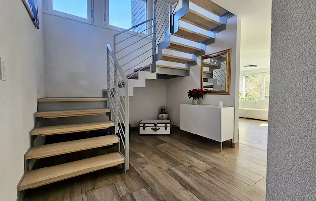 Villa mitoyenne située dans un agréable quartier prisé de Fleurier