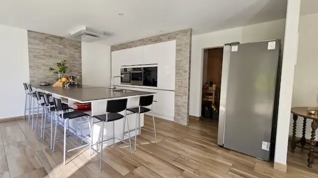 Villa mitoyenne située dans un agréable quartier prisé de Fleurier