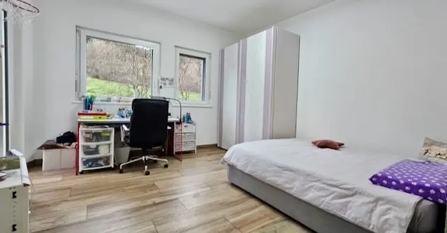 Villa mitoyenne située dans un agréable quartier prisé de Fleurier