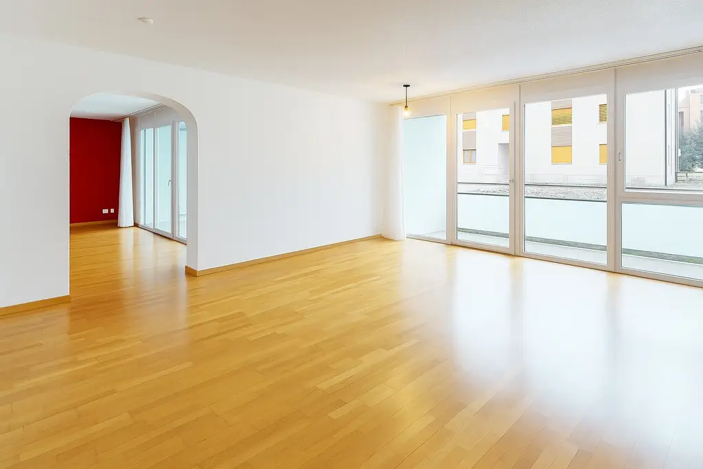 Helle und moderne 4.5-Zimmer-Hochparterrewohnung nahe Aarau