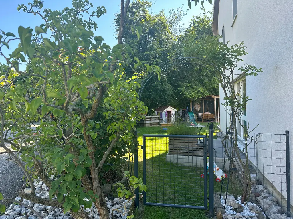 Idéale pour une famille, maison jumelée de 5,5 pièces à Treyvaux, dans un quartier calme