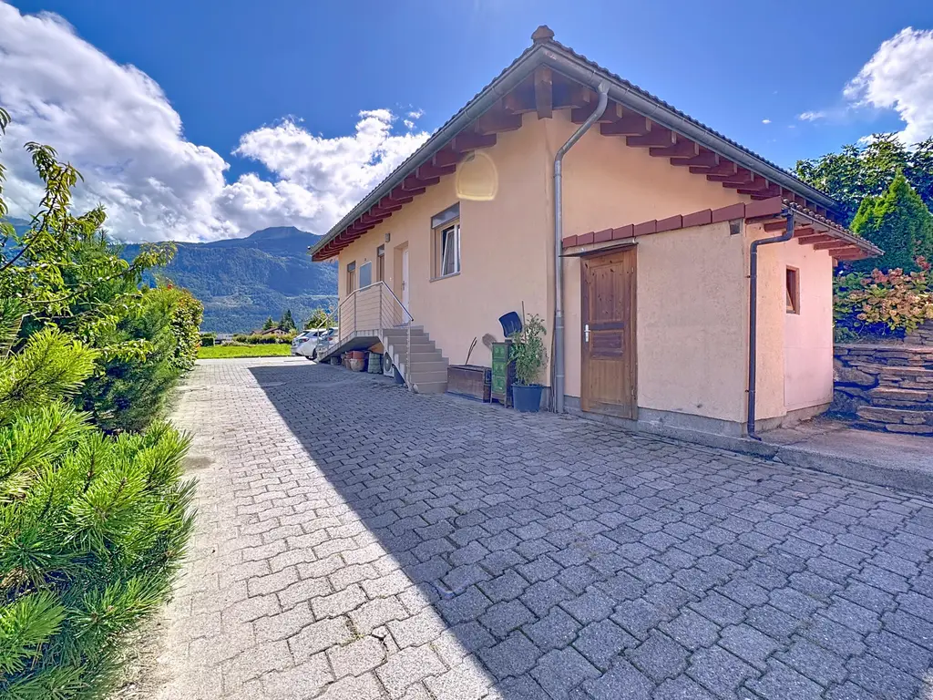 Un petit coin de paradis à Vétroz – Maison individuelle avec jardin méditerranéen