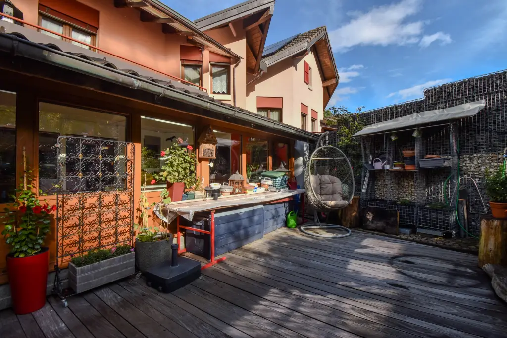 Villa familiale contiguë à Muraz