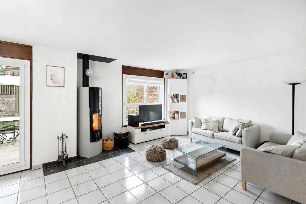Villa contigue de 5,5 pièces, dans un quartier prisé de Matran &#8211; à vendre