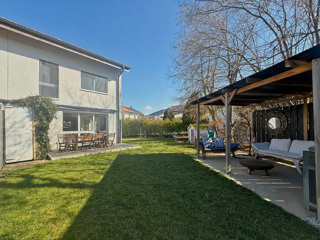 Idéale pour une famille, maison jumelée de 5,5 pièces à Treyvaux, dans un quartier calme