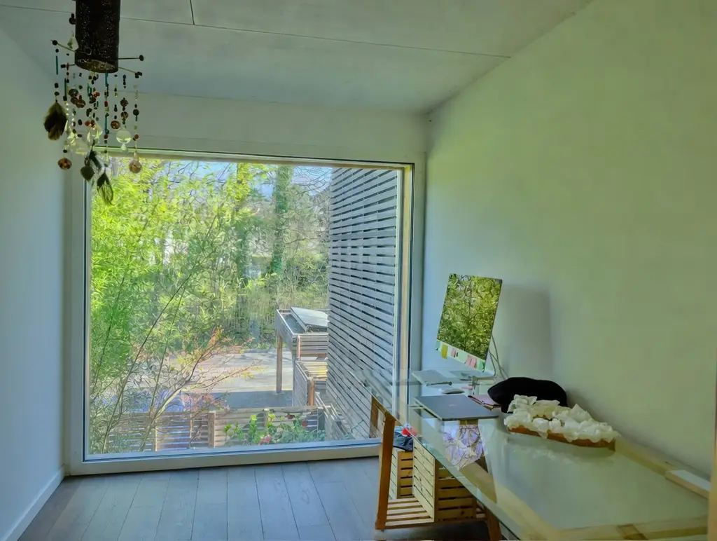 Tres Belle Town House contemporaine avec un merveilleux jardin japonais