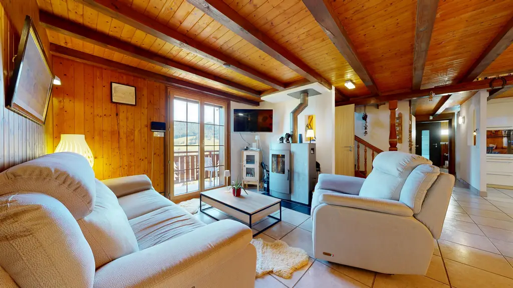 Spacieux chalet de 7,5 pièces dans un cadre verdoyant