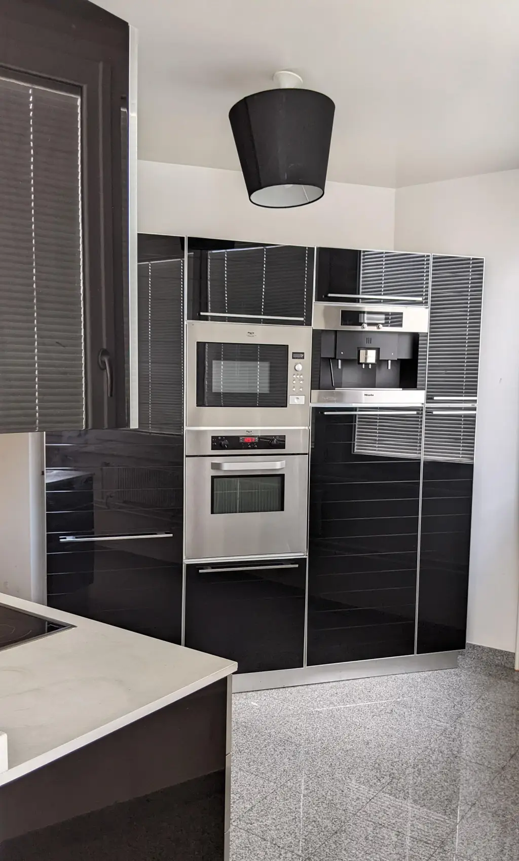 À LOUER SUPERBE APPARTEMENT – 6 PIÈCES – 155 M² GENÈVE – RIVE DROITE – À 100 M DU LAC