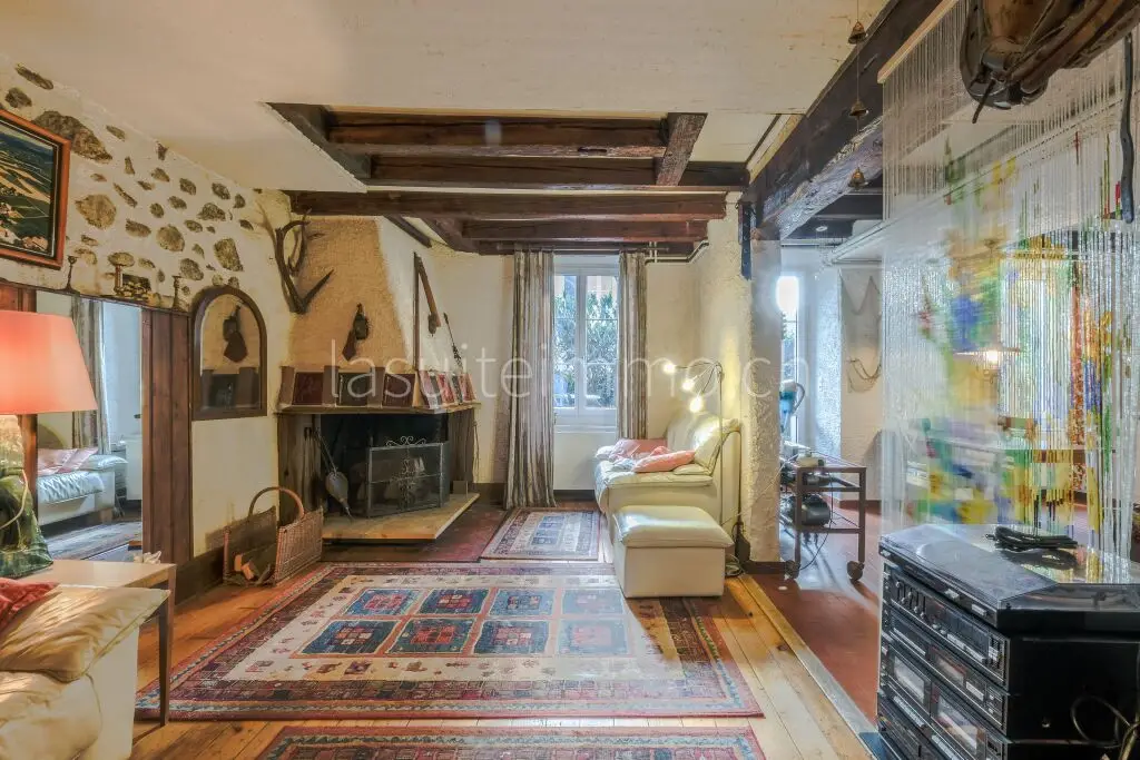 VENDU &#8211; Allaman &#8211; Maison historique de plusieurs appartements