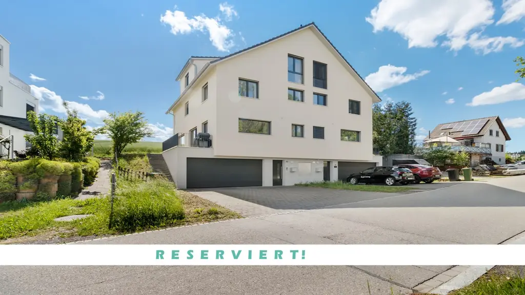 EXKLUSIVE DOPPELHAUSHÄLFTE MIT 151m2 GARTEN, ELTERNSUITE UND HOCHWERTIGEEM AUSBAU – BAUJAHR 2020
