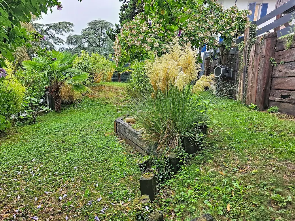 Maison indépendante de caractère avec jardin, studio et potentiel locatif