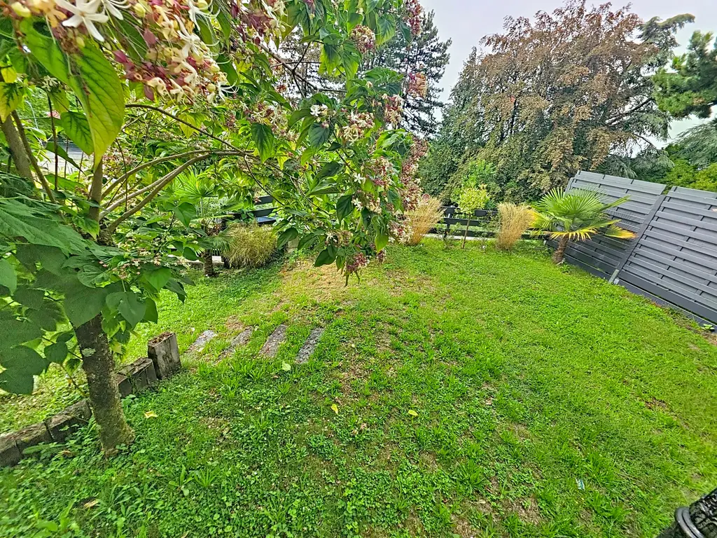 Maison indépendante de caractère avec jardin, studio et potentiel locatif