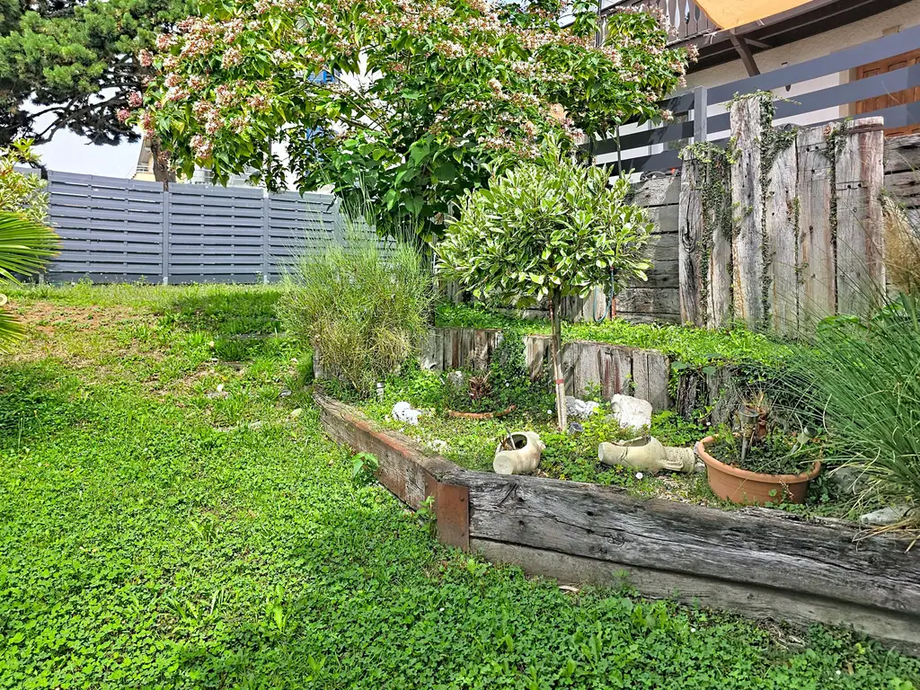 Maison indépendante de caractère avec jardin, studio et potentiel locatif