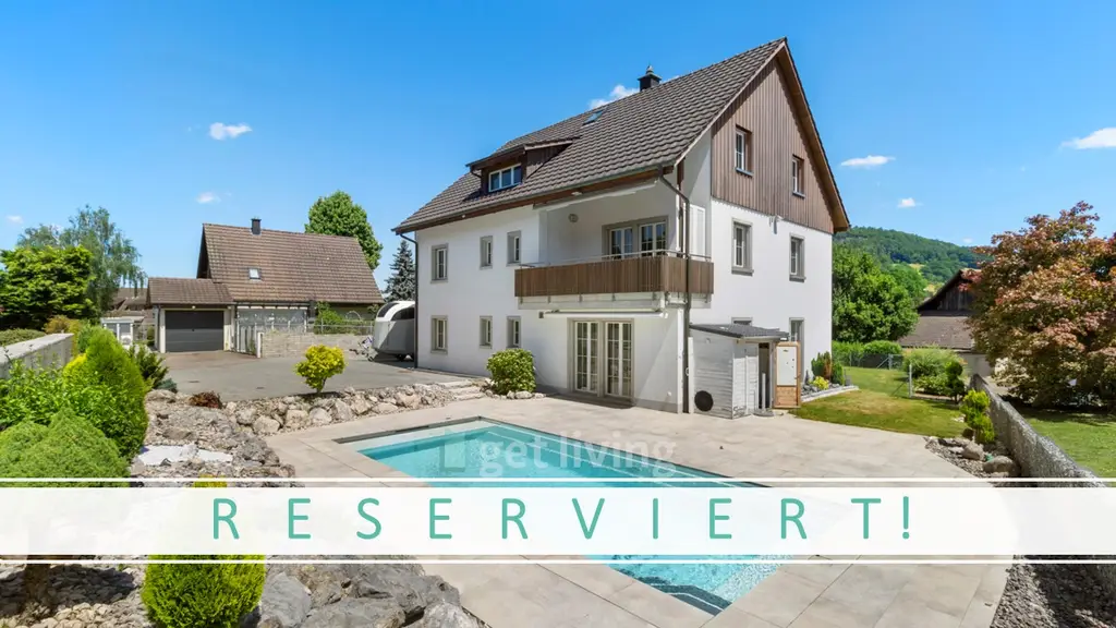 FREISTEHENDES EINFAMILIENHAUS MIT POOL (STEUERFUSS 90 %)&#8211;SINGLE-FAMILY HOUSE WITH POOL (TAX RATE 90%)