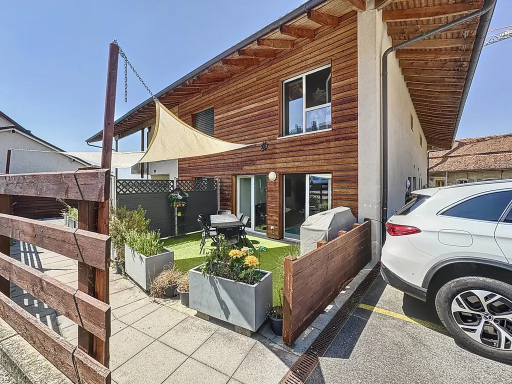 Coup de cœur assuré – appartement de 4,5 pièces avec terrasse, balcons et entrée privative à 10 minutes de Lausanne