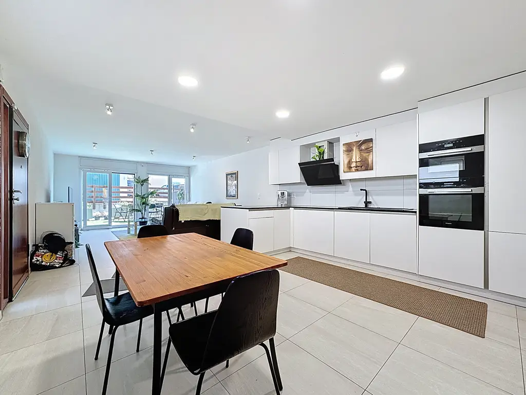 Coup de cœur assuré – appartement de 4,5 pièces avec terrasse, balcons et entrée privative à 10 minutes de Lausanne