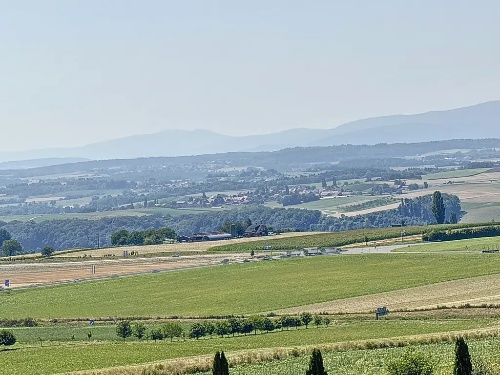 Coup de cœur assuré – appartement de 4,5 pièces avec terrasse, balcons et entrée privative à 10 minutes de Lausanne