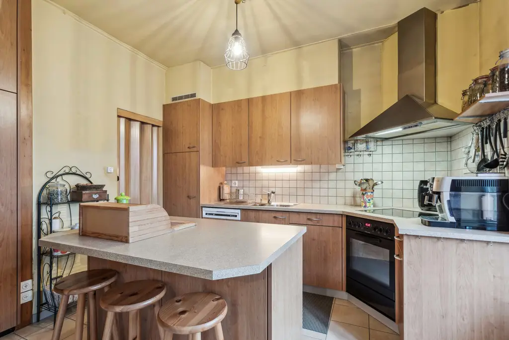 Opportunité à saisir &#8211; maison individuelle de 5,5 p,  avec appartement 3,5 pc indépendant + potentiel