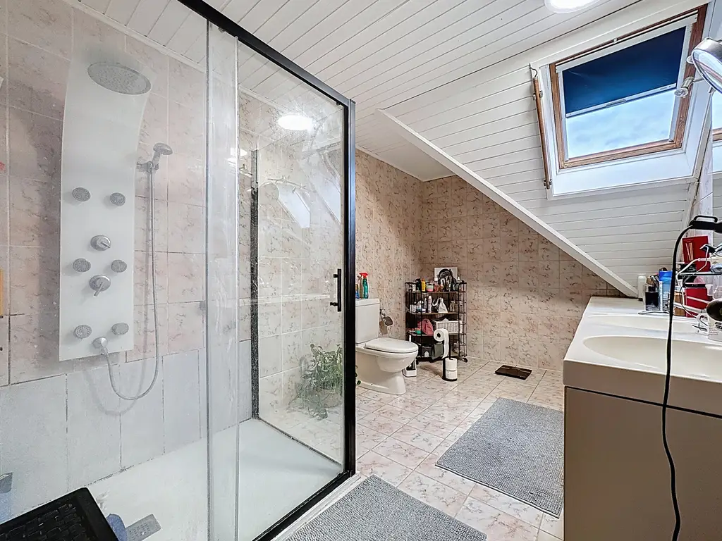 Villa Individuelle avec studio indépendant • Vue Lac &amp; Alpes • Jacuzzi pour des Instants d’Exception