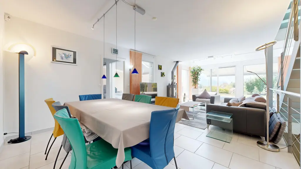 Maison de 5,5 pièces avec vue dégagée sur le lac et les montagnes