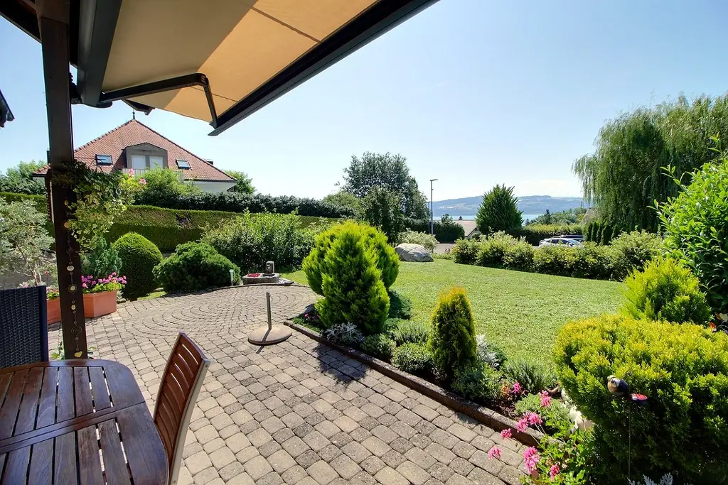 Charmante maison avec une belle vue Lac